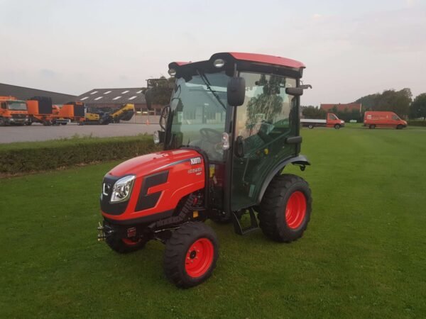 Kioti CX2510CH-EU Hydrostatic Compact Tractor with Cabin - Image 3