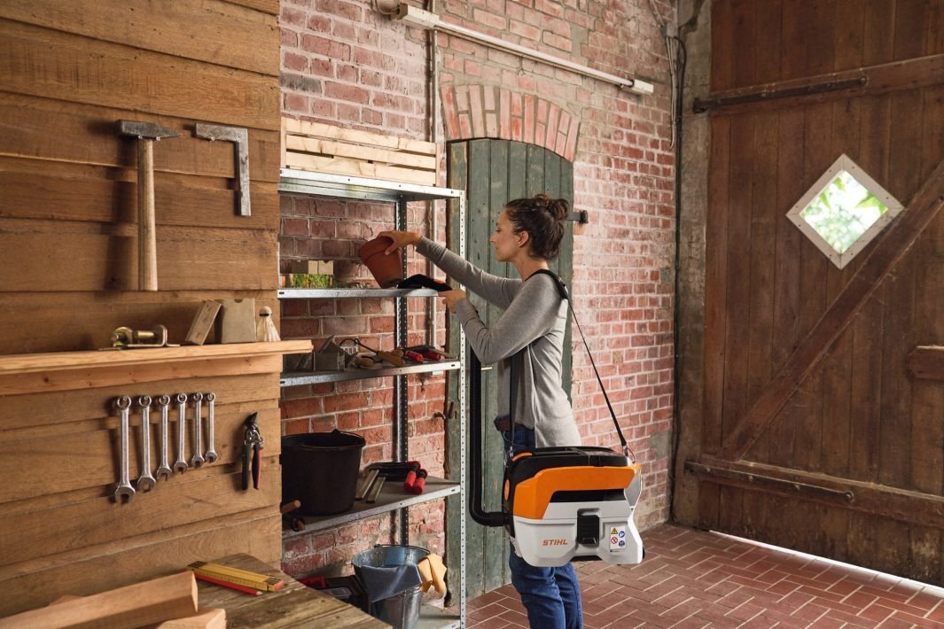 Stihl SEA 50 Cordless Wet & Dry Vacuum Cleaner - Image 2