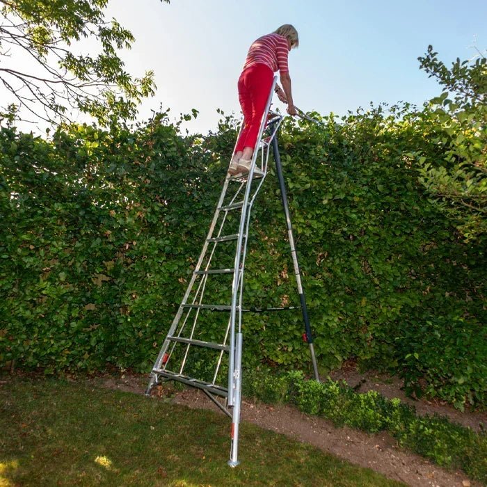 Henchman Fully Adjustable Tripod Ladder - Image 22