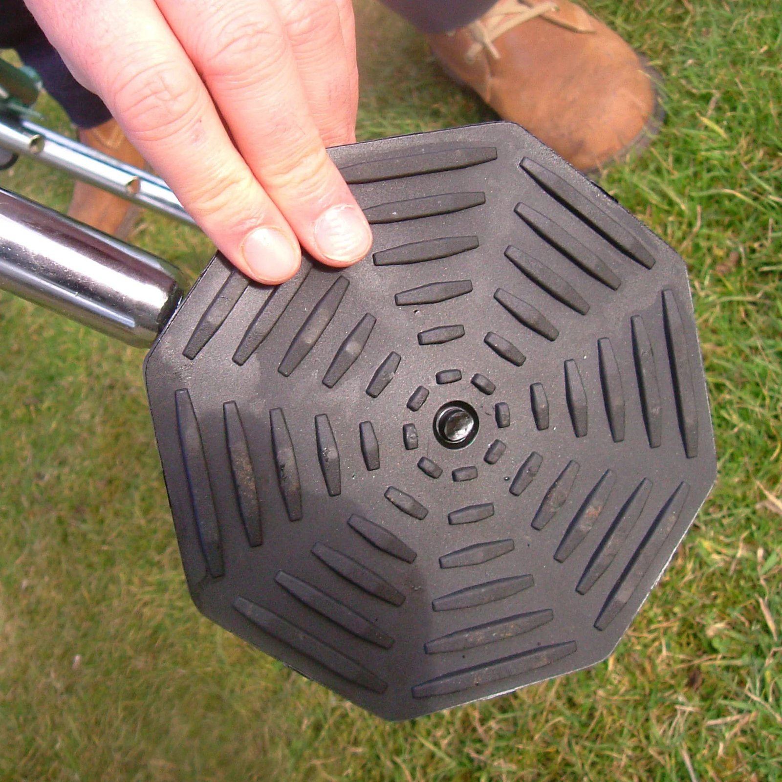 Henchman Hi-Step Platform Ladder - Image 10