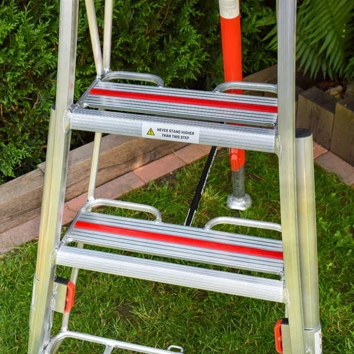 Henchman Fully Adjustable PRO Tripod Ladder - Image 7