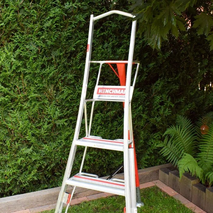 Henchman Fully Adjustable PRO Tripod Ladder - Image 12