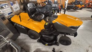 Used STIGA Estate 7122 W petrol garden tractor with 122cm cutting deck and rear collector